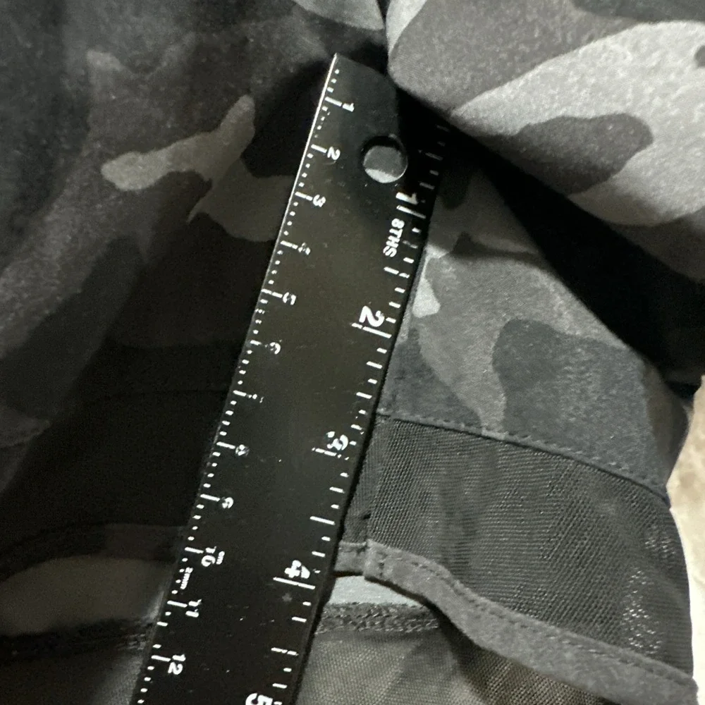 Athleta Women's Mesh Printed Camo Racer Run Shorts Size S Black Run Sport Soccer